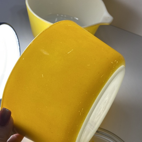 Pyrex Casserole Dishes - Picture 10 of 14